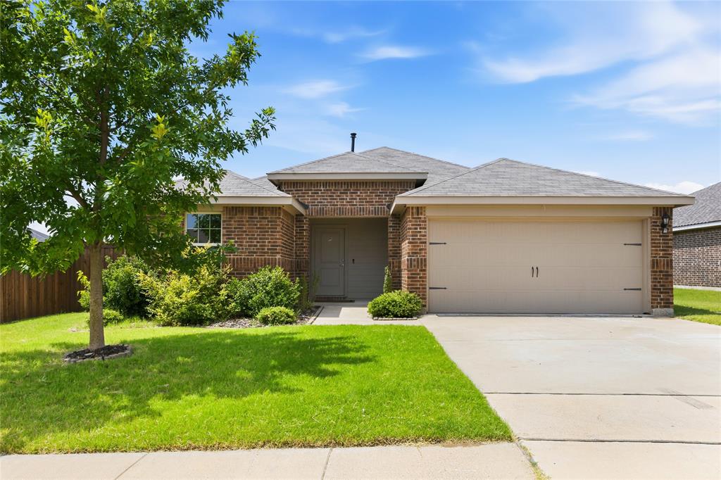 3006 Pitchfork Way Forney, TX 75126 - Photo 2 of 34 View of front with tree