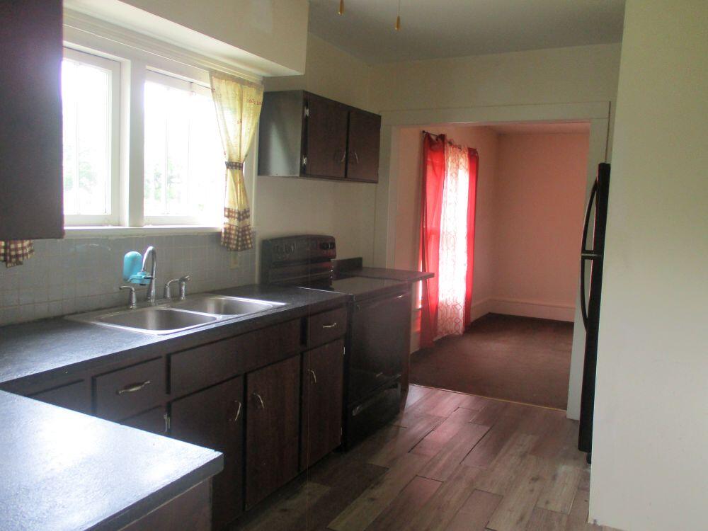 209 Spring Street Three Rivers, MI 49093 - Photo 3 of 17 Gallery Image 3