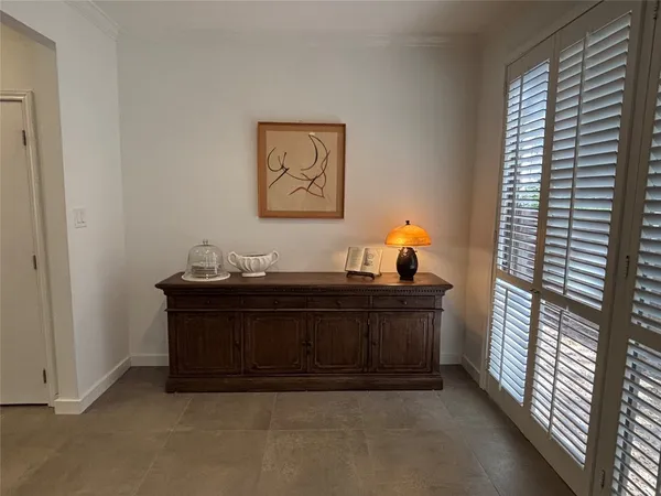 $774,900 | 10 South Briar Hollow Lane, Unit 55, Houston, TX 77027