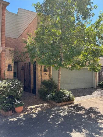 $774,900 | 10 South Briar Hollow Lane, Unit 55, Houston, TX 77027