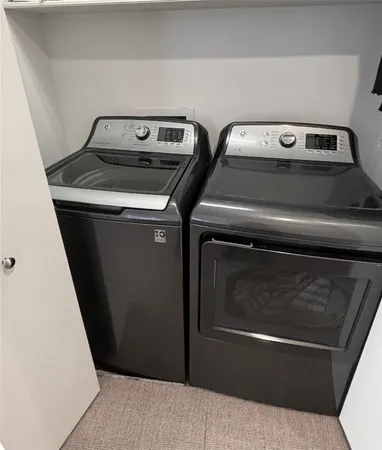 $774,900 | 10 South Briar Hollow Lane, Unit 55, Houston, TX 77027