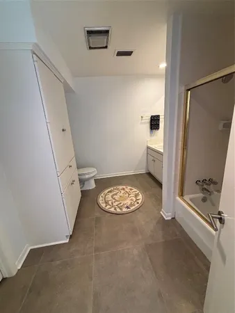 $774,900 | 10 South Briar Hollow Lane, Unit 55, Houston, TX 77027