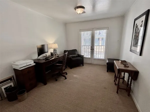 $774,900 | 10 South Briar Hollow Lane, Unit 55, Houston, TX 77027