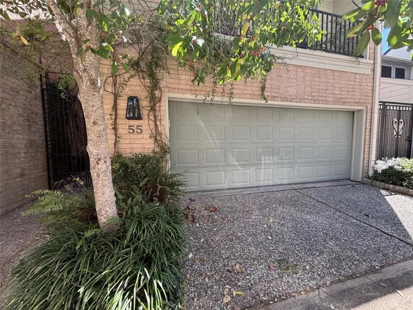 $774,900 | 10 South Briar Hollow Lane, Unit 55, Houston, TX 77027