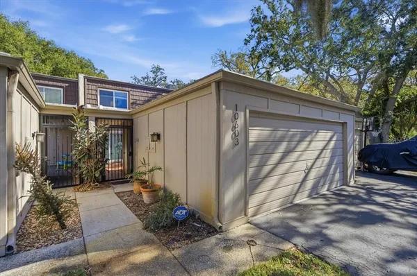$325,000 | 10603 Carrollbrook Way, Unit 10603, Tampa, FL 33618