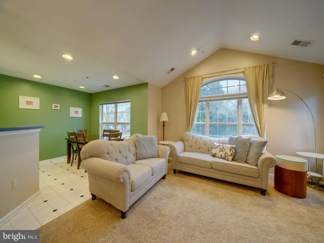 $340,000 | 6201 Wild Swan Way, Unit 201, Columbia, MD 21045