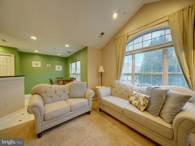 $340,000 | 6201 Wild Swan Way, Unit 201, Columbia, MD 21045