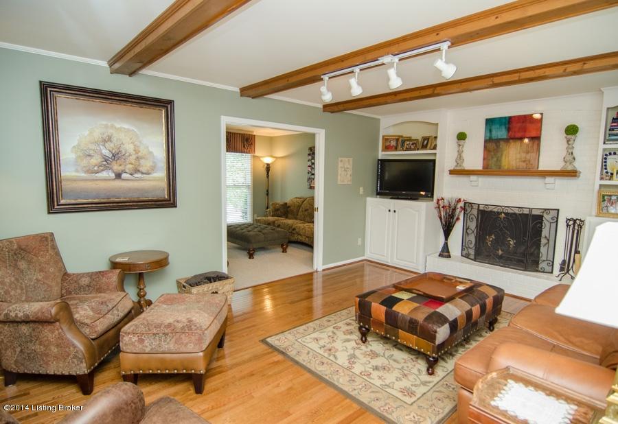 804 Foxgate Road Louisville, KY 40223 - Photo 9 of 38 Foxgate-family room view
