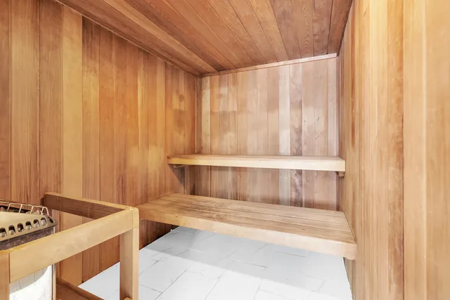 $288,000 | 1400 North Yarmouth Place, Unit 407, Mount Prospect, IL 60056