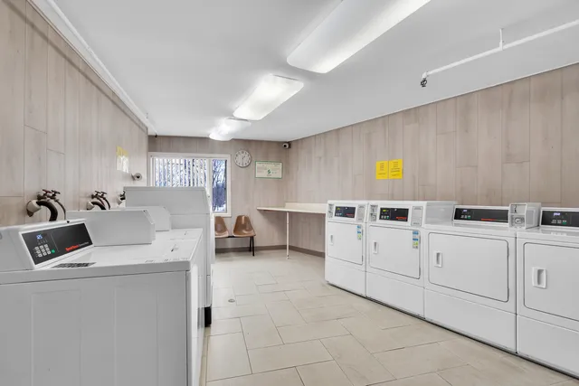 $288,000 | 1400 North Yarmouth Place, Unit 407, Mount Prospect, IL 60056