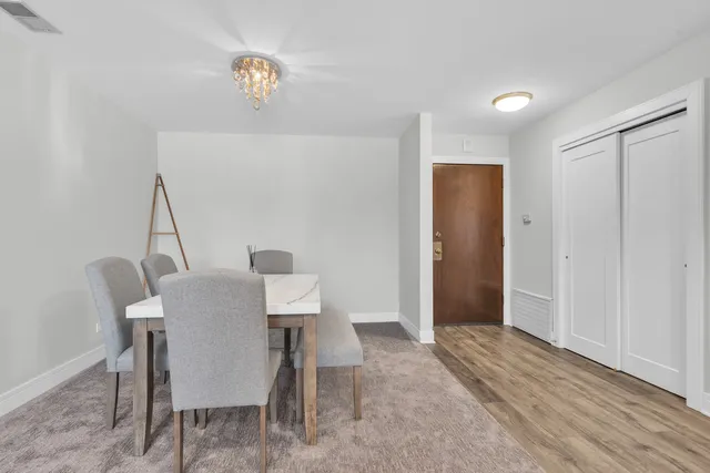 $288,000 | 1400 North Yarmouth Place, Unit 407, Mount Prospect, IL 60056