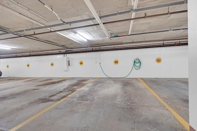 $288,000 | 1400 North Yarmouth Place, Unit 407, Mount Prospect, IL 60056