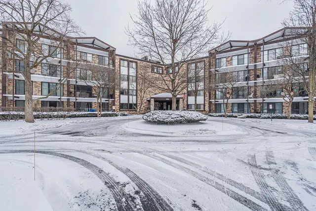 $288,000 | 1400 North Yarmouth Place, Unit 407, Mount Prospect, IL 60056