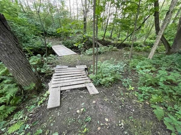 $220,000 | 5881 Old Highway 61, Duluth, MN 55810