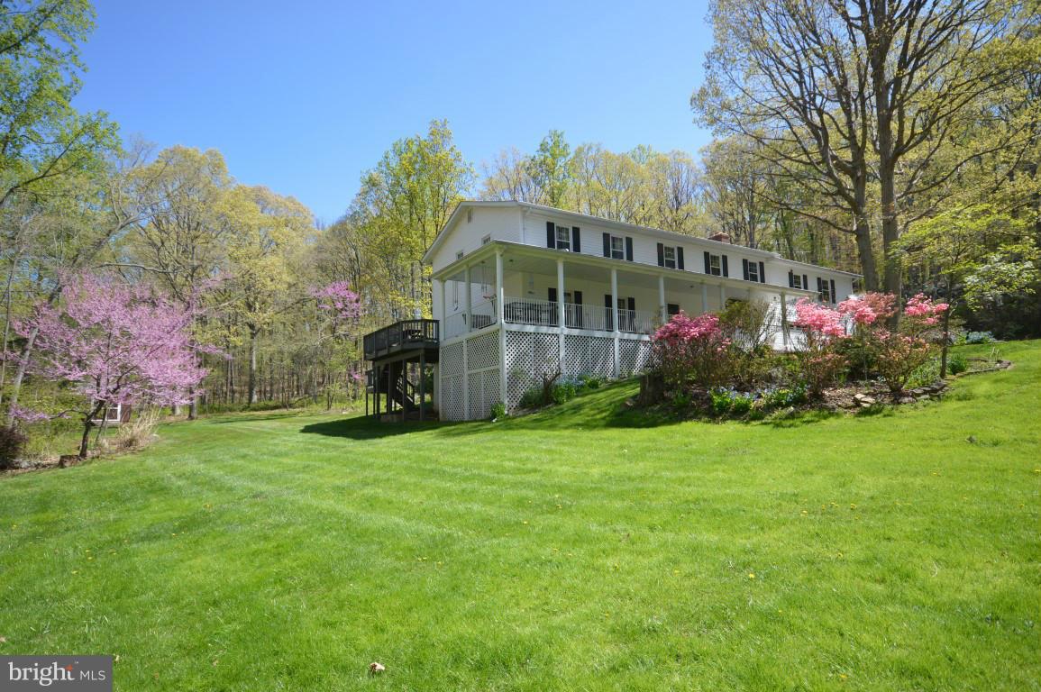 6386 Old Bust Head Road Broad Run, VA 20137 - Photo 2 of 30 Exterior (Front)