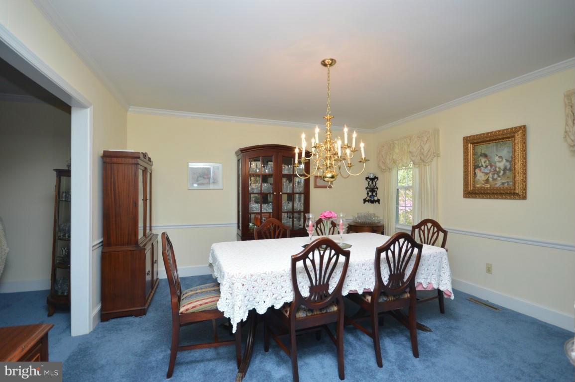 6386 Old Bust Head Road Broad Run, VA 20137 - Photo 11 of 30 Dining Room