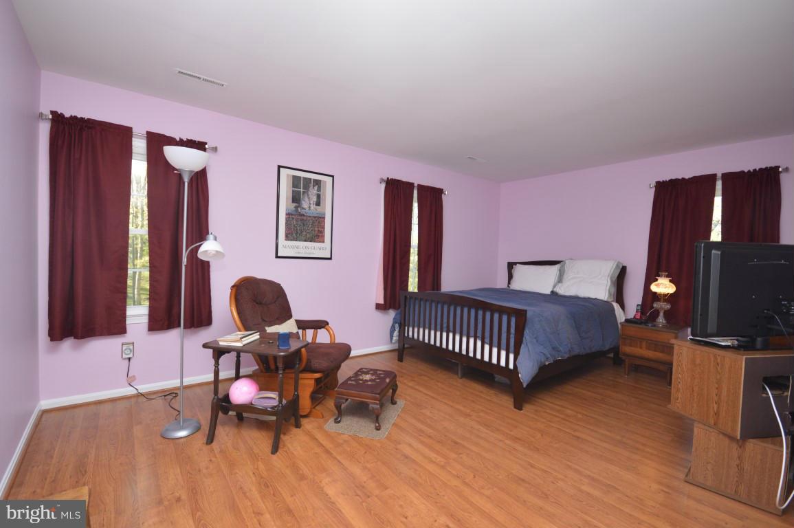 6386 Old Bust Head Road Broad Run, VA 20137 - Photo 14 of 30 Bedroom