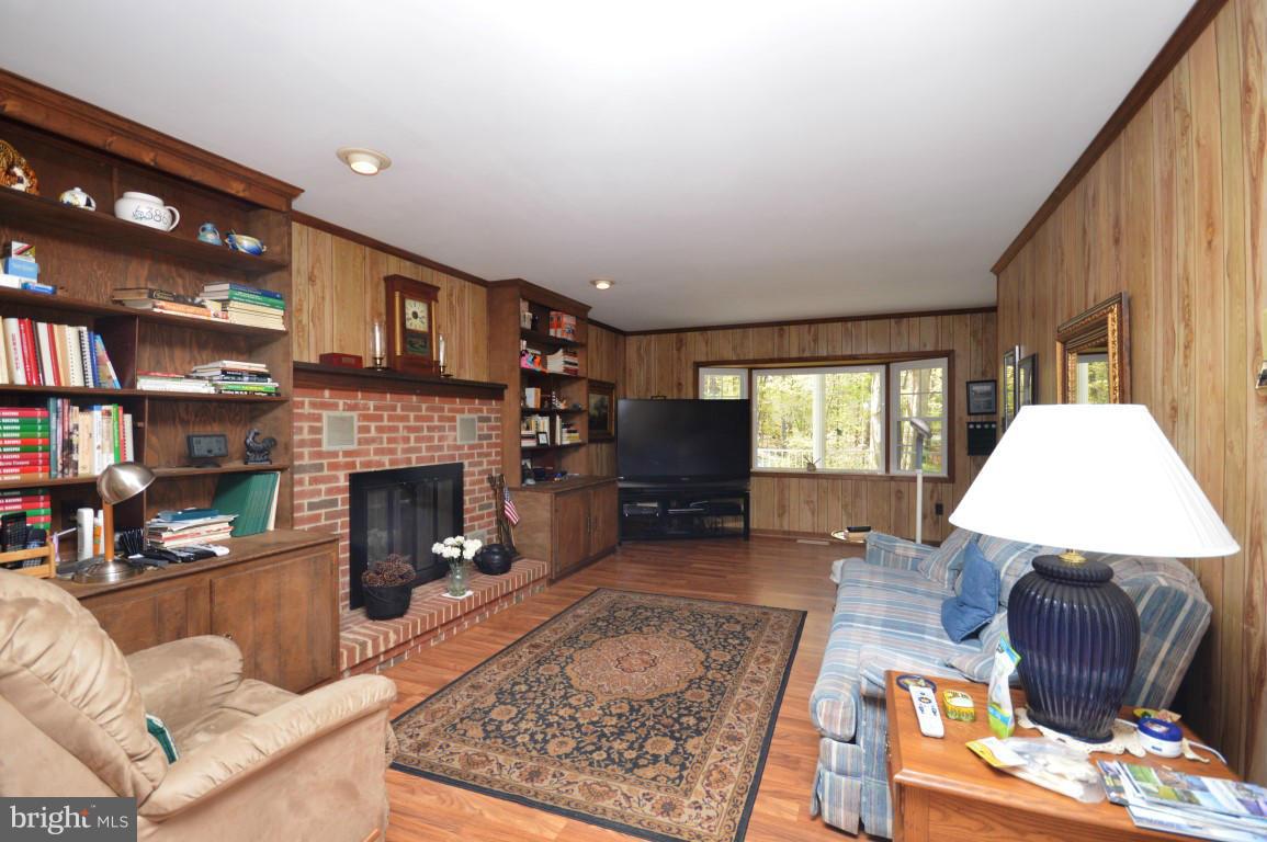 6386 Old Bust Head Road Broad Run, VA 20137 - Photo 9 of 30 Family Room