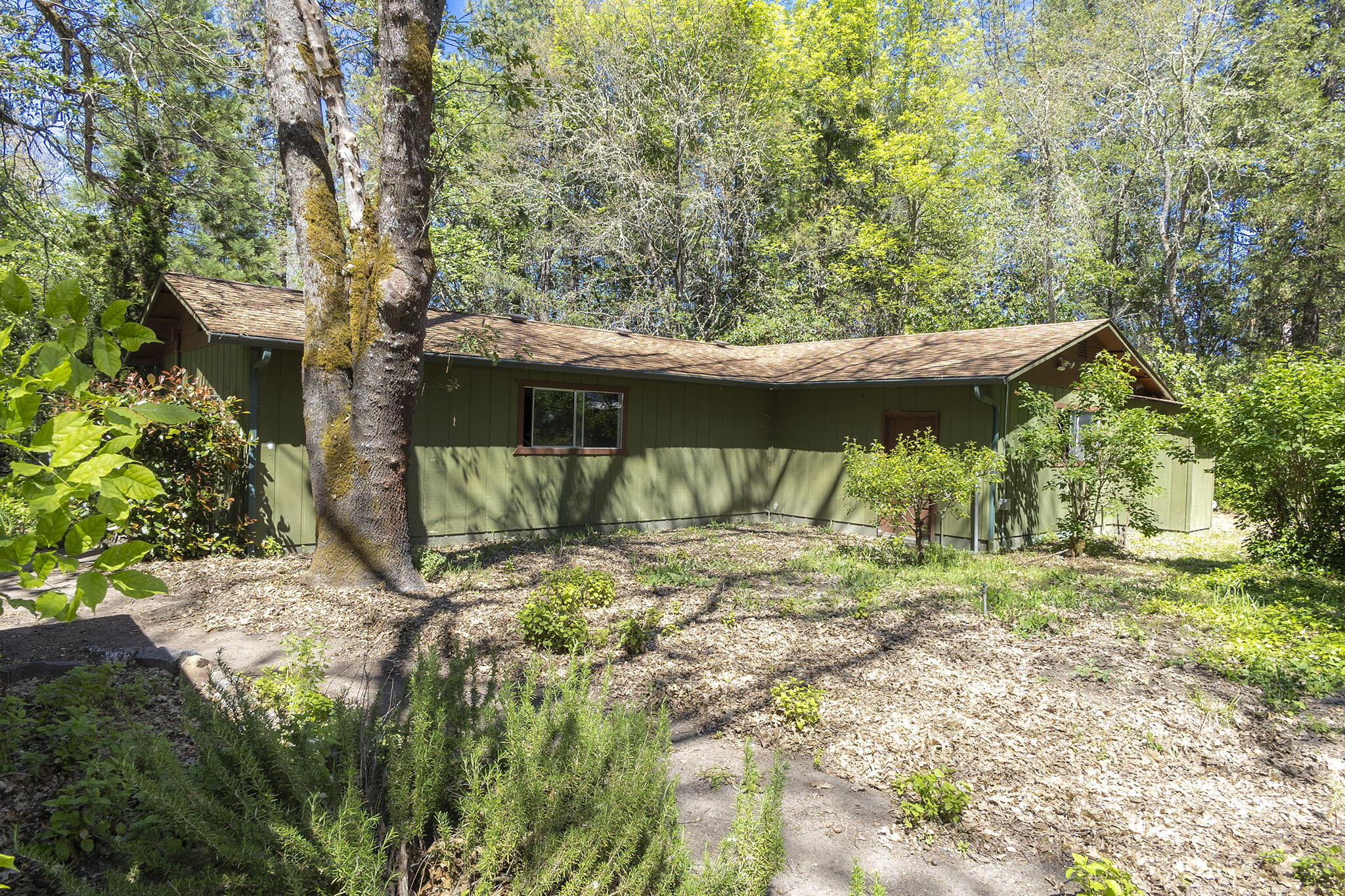 2601 Sand Creek Road Grants Pass, OR 97527 - Photo 33 of 71 32