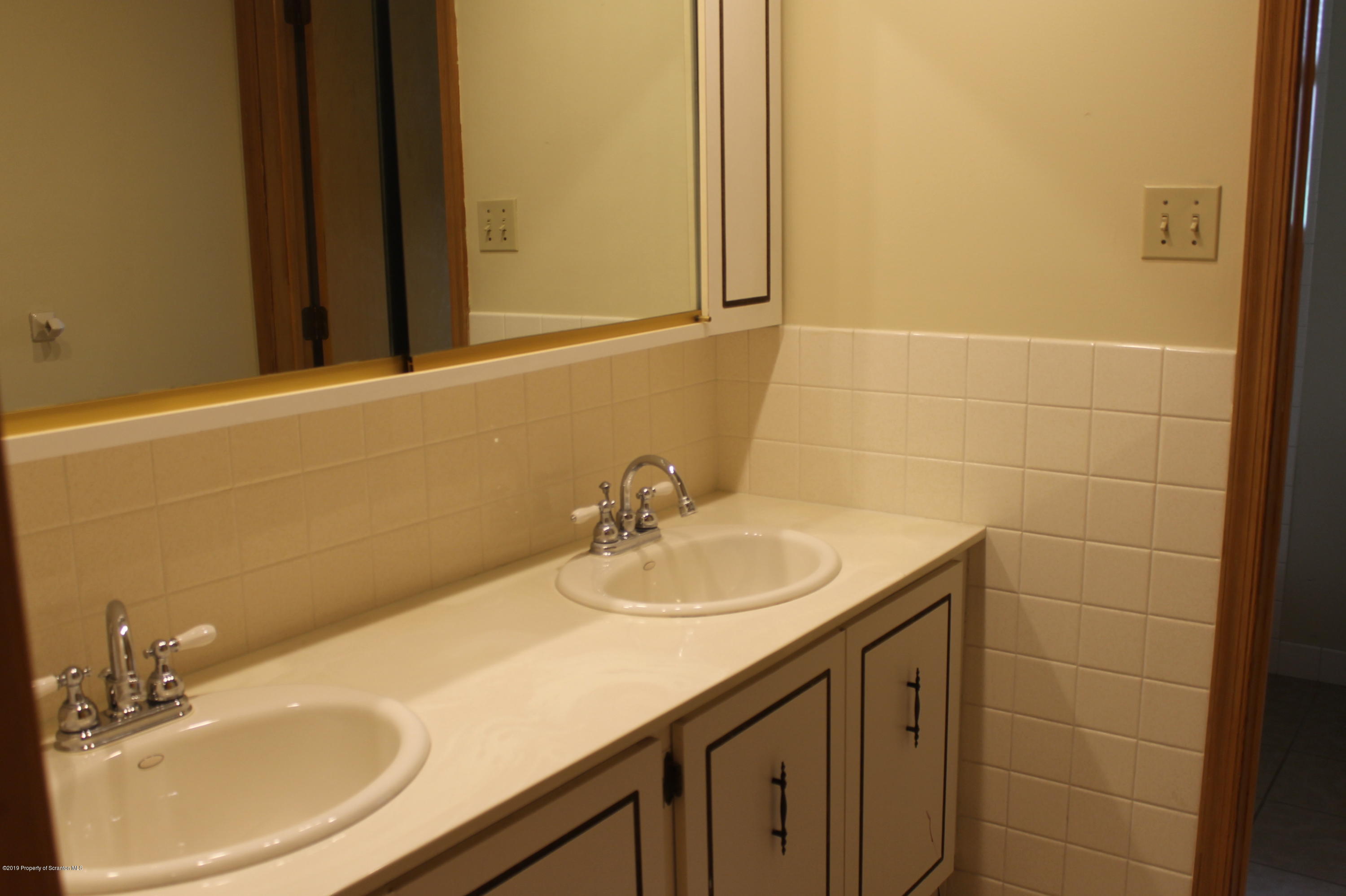 206 Leach Hill Road Clarks Summit, PA 18411 - Photo 9 of 18 Gallery Image 9