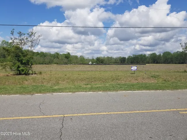 $324,800 | 146 Poker House Road, Grimesland, NC 27837