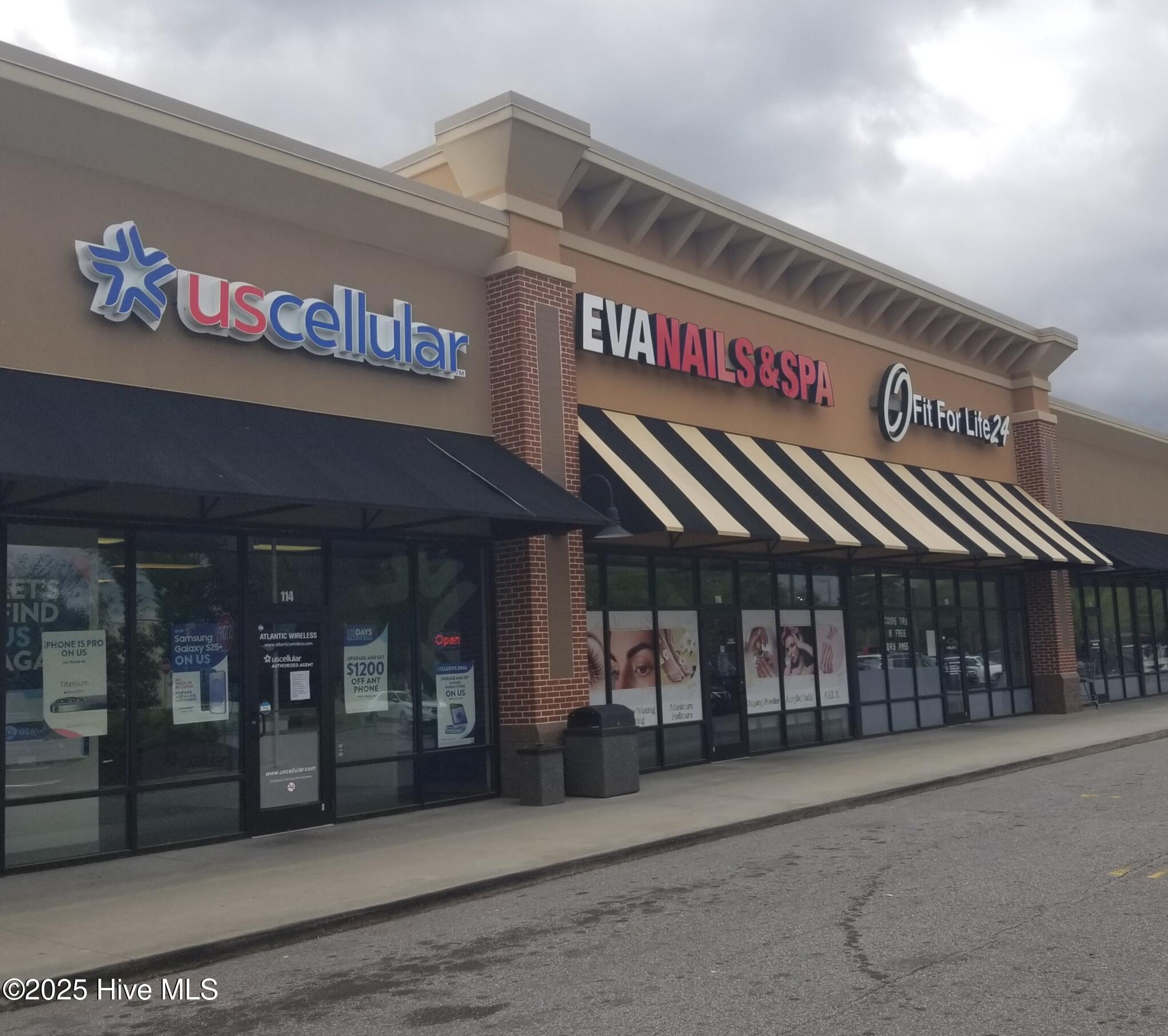 146 Poker House Road Grimesland, NC 27837 - Photo 9 of 34 Phone, nails, and gym.