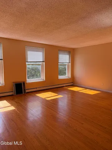 $1,275 | 8 Hall Place, Unit 2, Albany, NY 12210