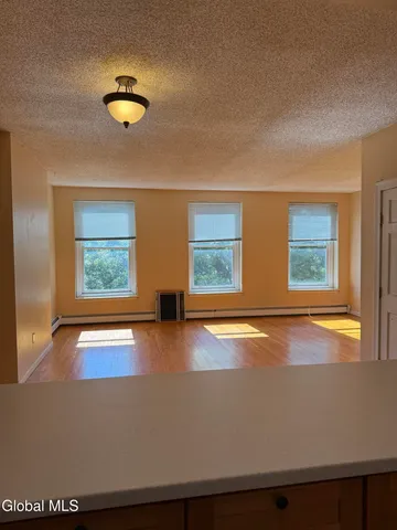 $1,275 | 8 Hall Place, Unit 2, Albany, NY 12210