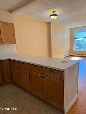 $1,275 | 8 Hall Place, Unit 2, Albany, NY 12210