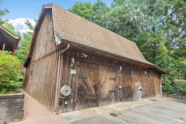 $699,000 | 68 Roode Road, Plainfield, CT 06374