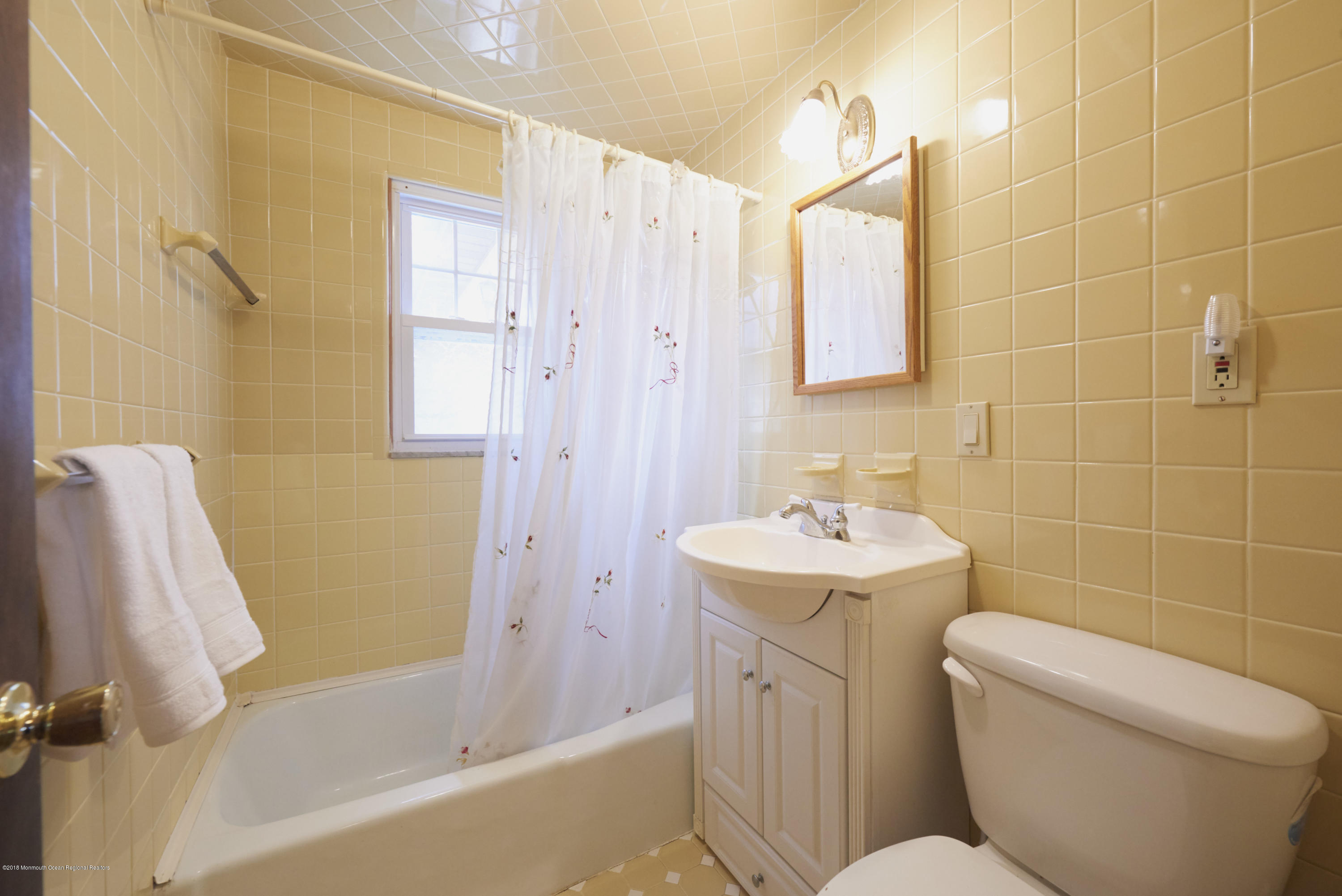 311 Florence Road Middletown, NJ 07748 - Photo 16 of 23 BAP_1947
