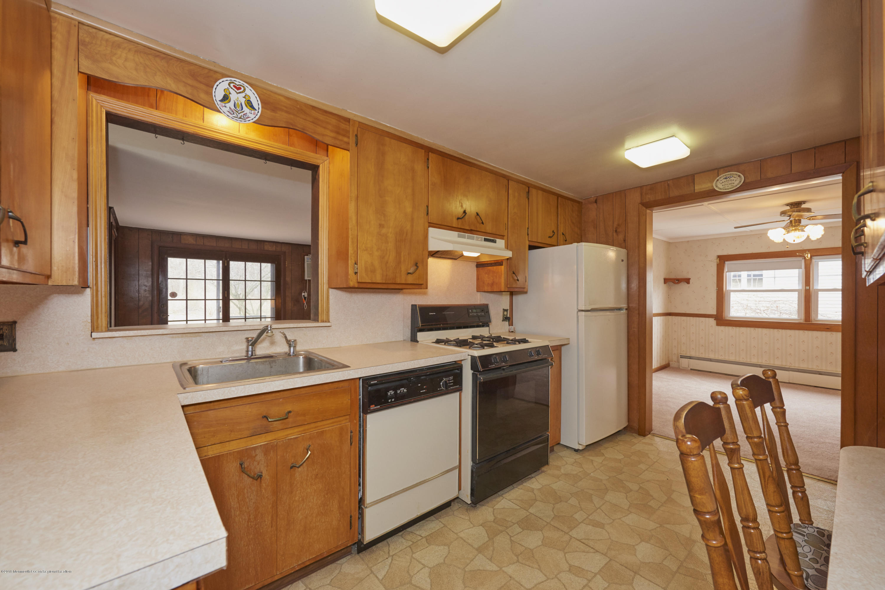 311 Florence Road Middletown, NJ 07748 - Photo 6 of 23 BAP_1952