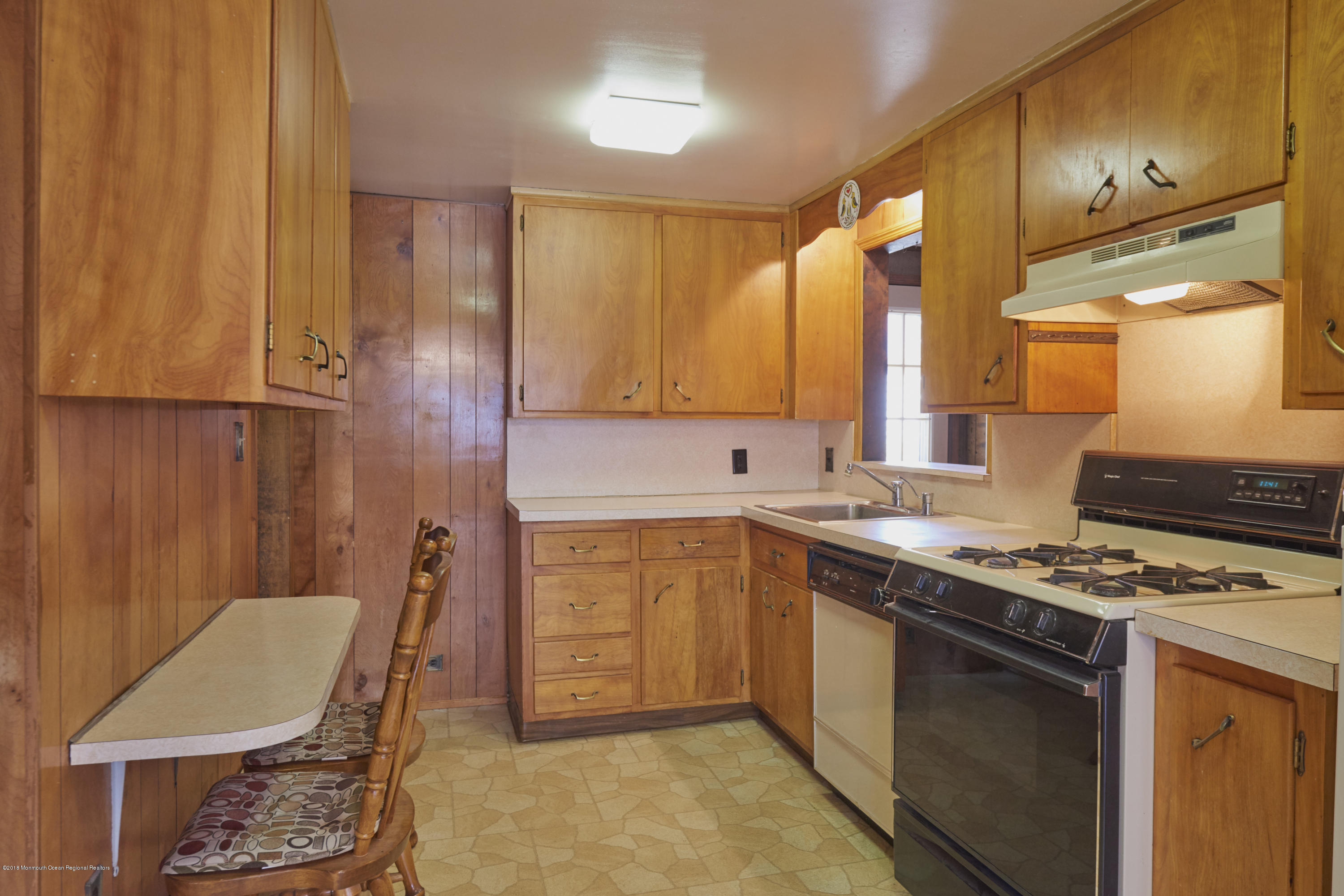 311 Florence Road Middletown, NJ 07748 - Photo 8 of 23 BAP_1954