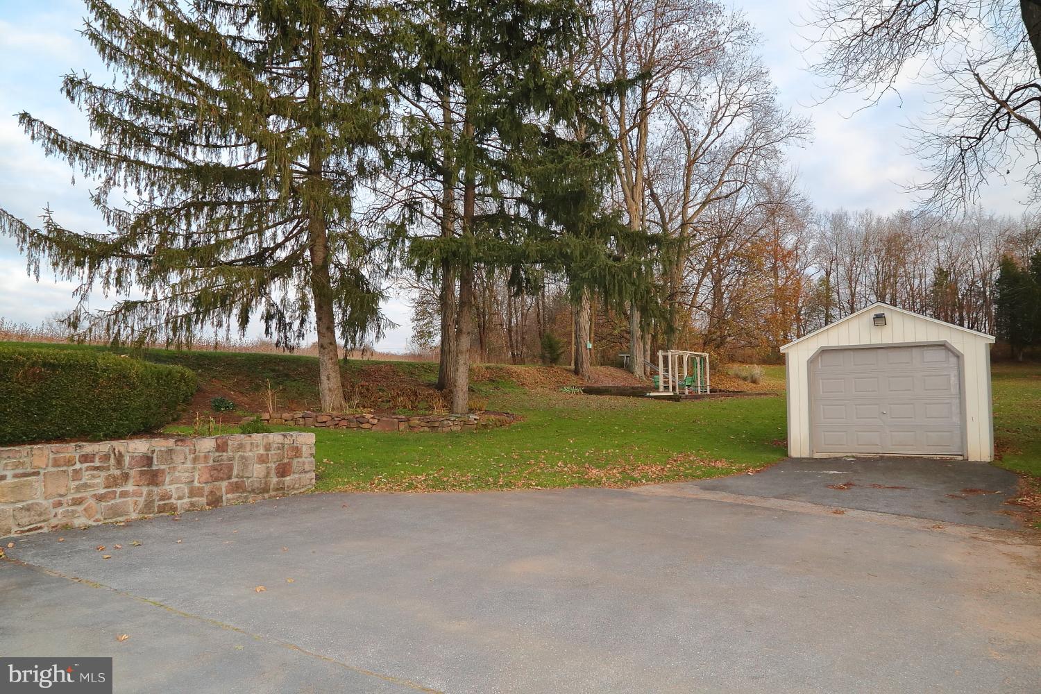 380 South Ridge Road Denver, PA 17517 - Photo 7 of 20 Nice private driveway for riding bike & Basketball