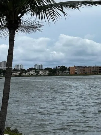 $2,500 | 18901 Northeast 14th Avenue, Unit 101, Miami, FL 33179