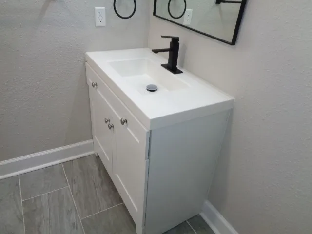 $1,950 | 917 Temple Drive, Hitchcock, TX 77563