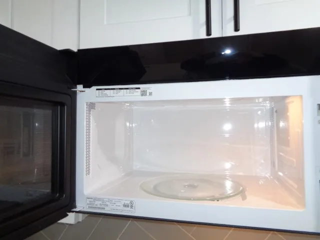 $1,950 | 917 Temple Drive, Hitchcock, TX 77563