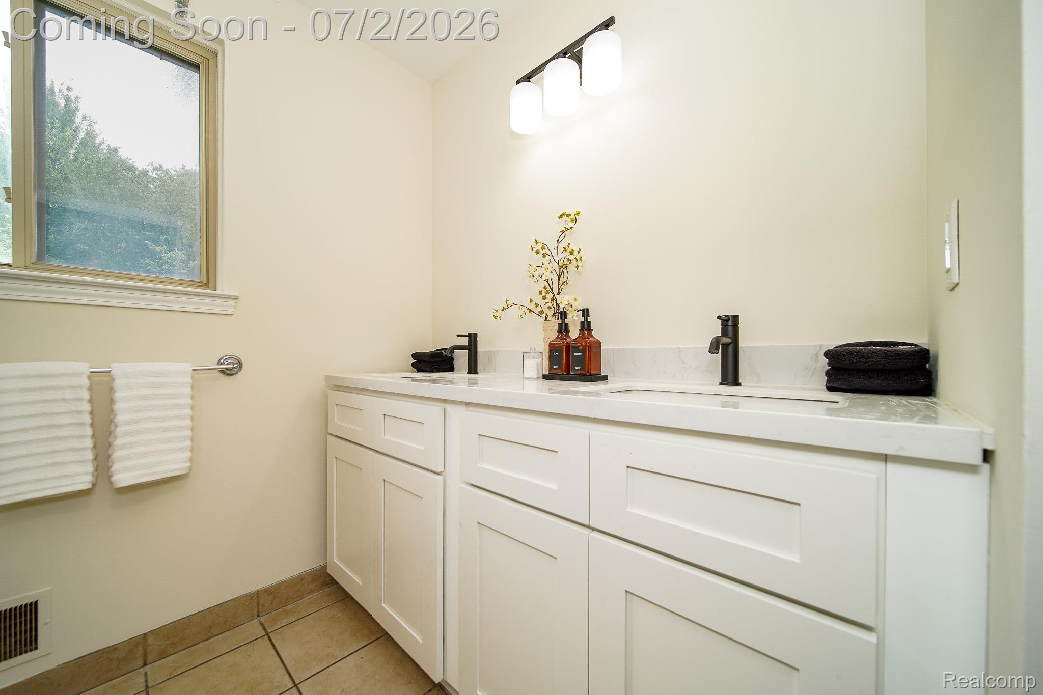 5558 Bedell Road Sterling Heights, MI 48310 - Photo 51 of 77 DDS04945.jpg
