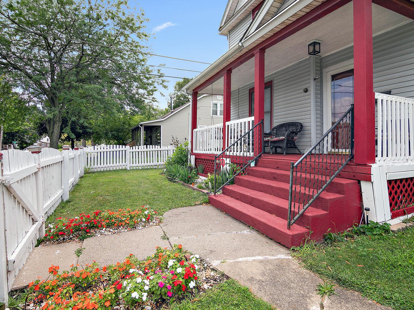 971 North Cleveland Avenue Kankakee, IL 60901 - Photo 3 of 19 a view of a house with a yard