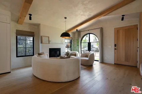 $2,950,000 | 7608 Truxton Avenue, Los Angeles, CA 90045