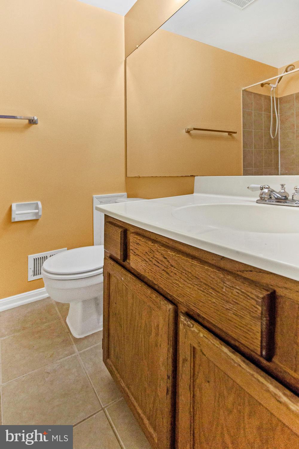 7 Wimbledon Court Silver Spring, MD 20906 - Photo 20 of 29 Bath