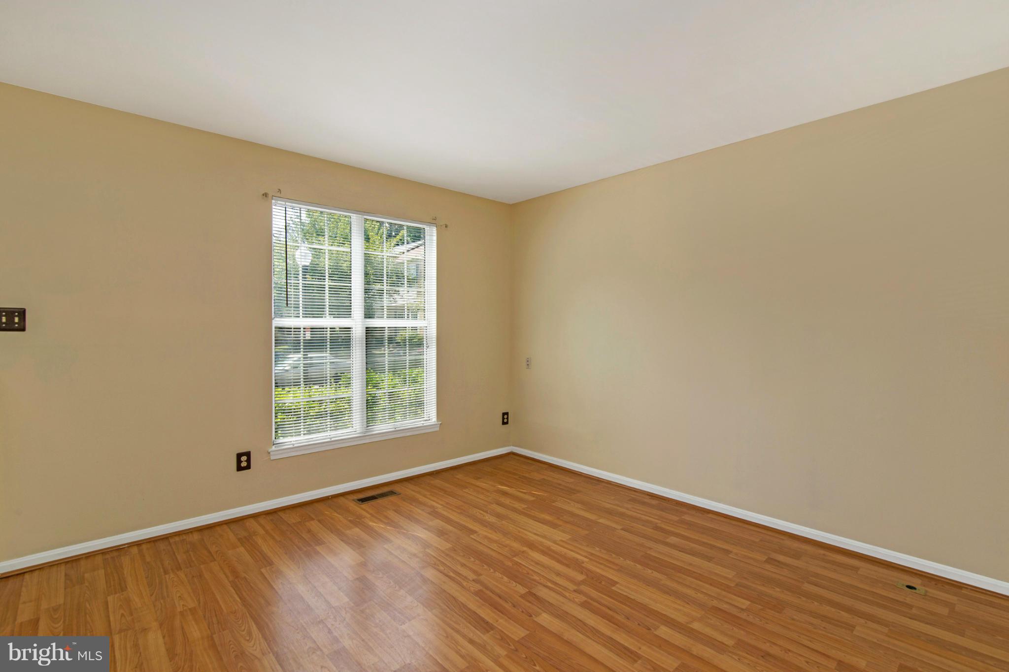 7 Wimbledon Court Silver Spring, MD 20906 - Photo 3 of 29 Family Room