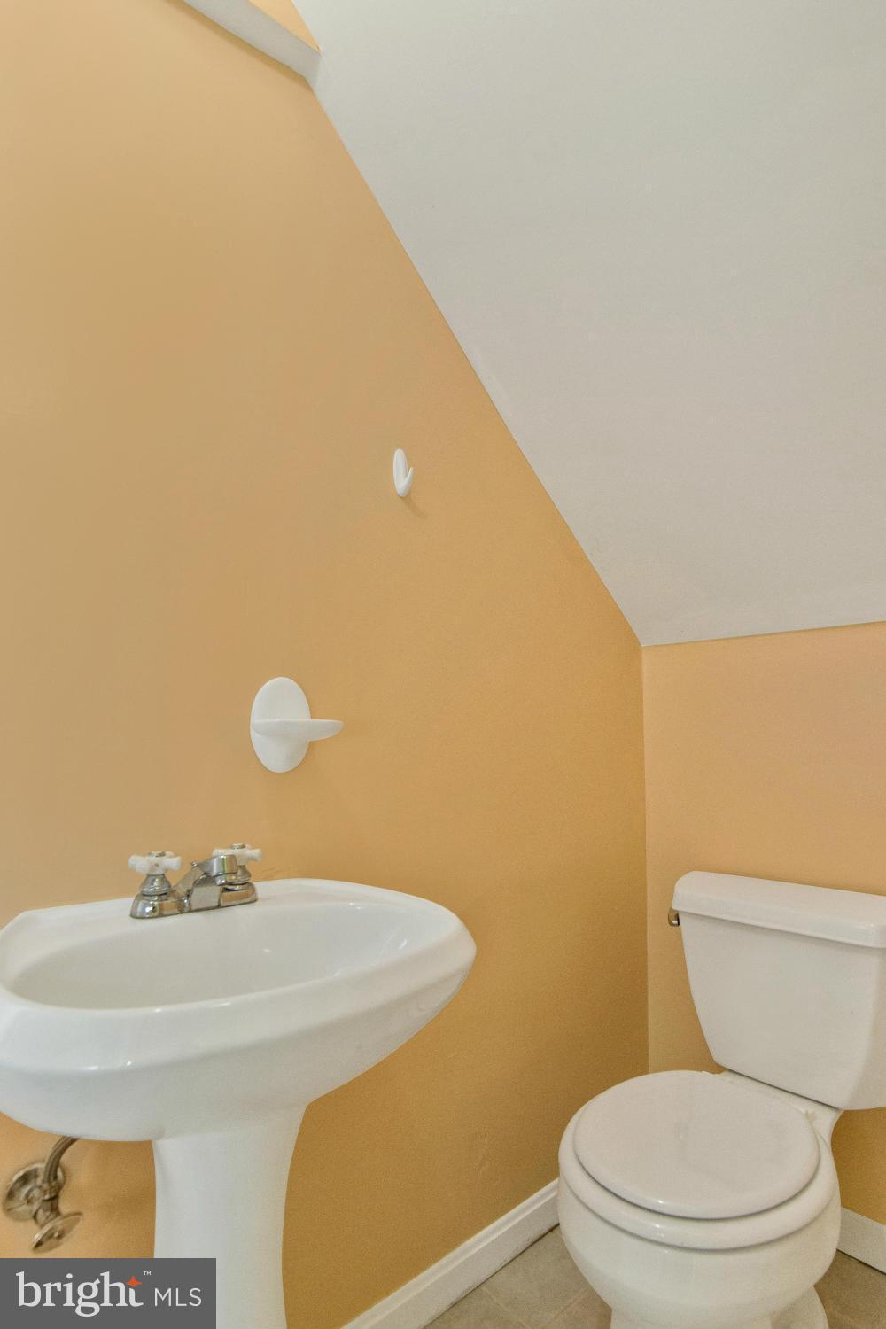 7 Wimbledon Court Silver Spring, MD 20906 - Photo 23 of 29 Bath