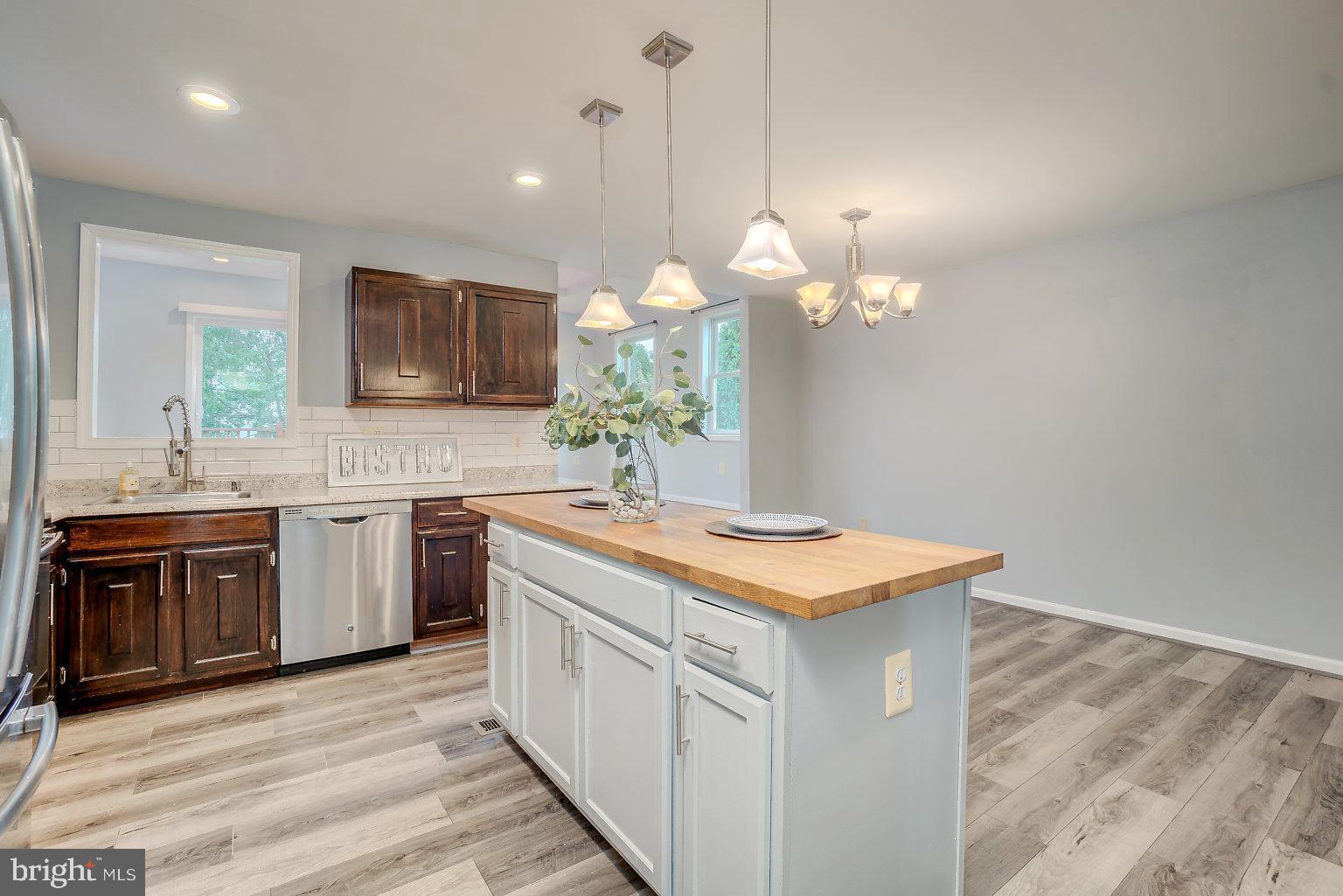 6 Robin Ridge Court Baltimore, MD 21234 - Photo 13 of 35 Open kitchen enjoyment