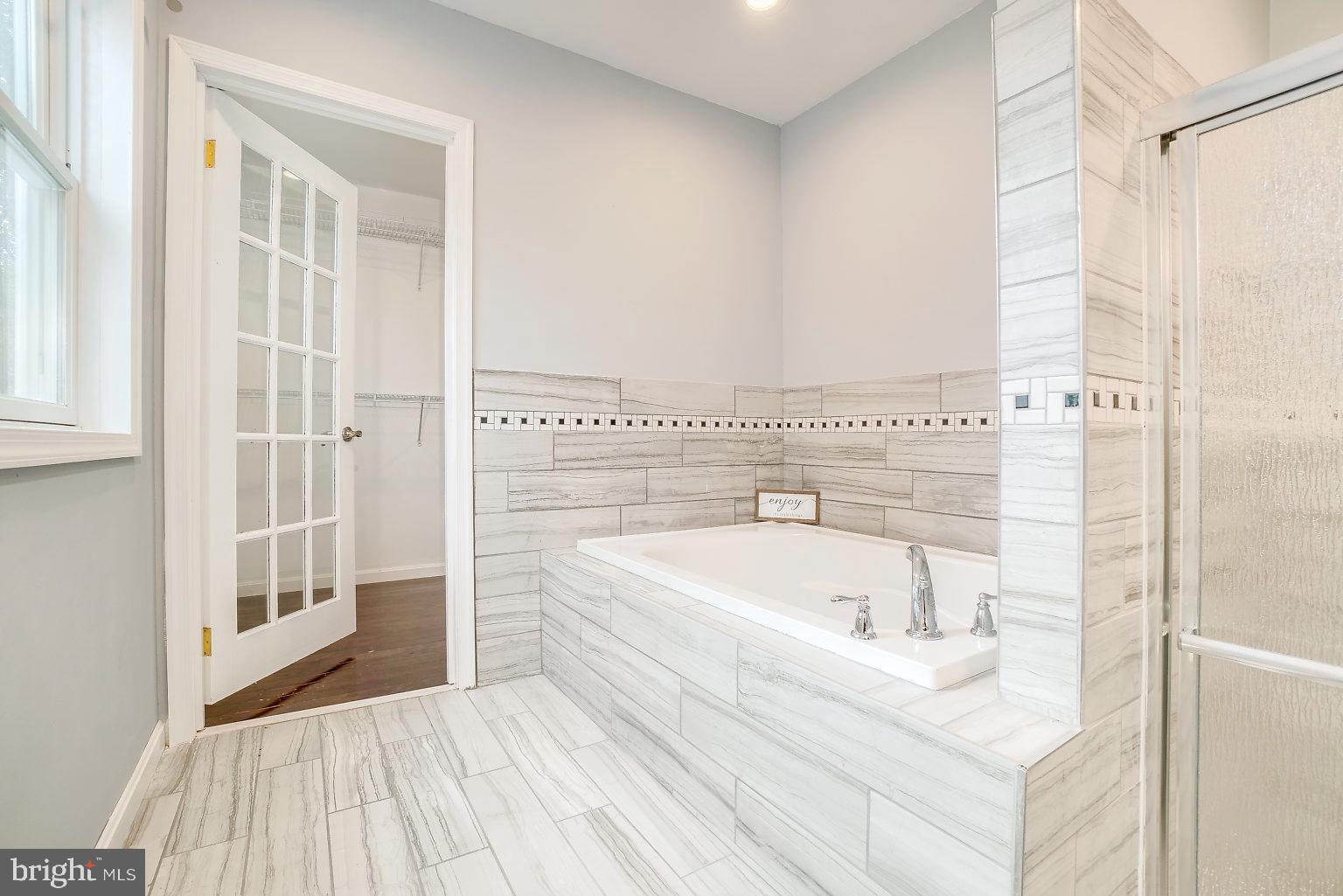 6 Robin Ridge Court Baltimore, MD 21234 - Photo 24 of 35 Soak your cares away !