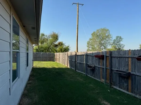 $1,750 | 500 Brookbank Drive, Crowley, TX 76036