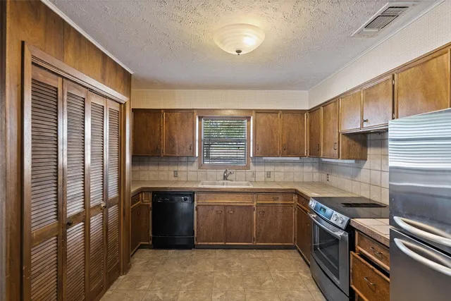 $699,000 | 2942 Ranch Road 2766, Johnson City, TX 78636