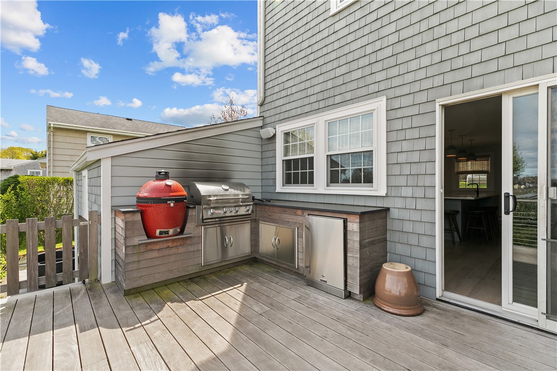 2 Bailey Terrace Middletown, RI 02842 - Photo 7 of 36