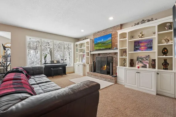 $639,900 | 13529 Gossamer Way, Apple Valley, MN 55124