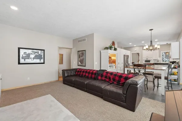 $639,900 | 13529 Gossamer Way, Apple Valley, MN 55124